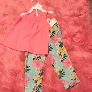 Carter’s 2pc floral jogger set.